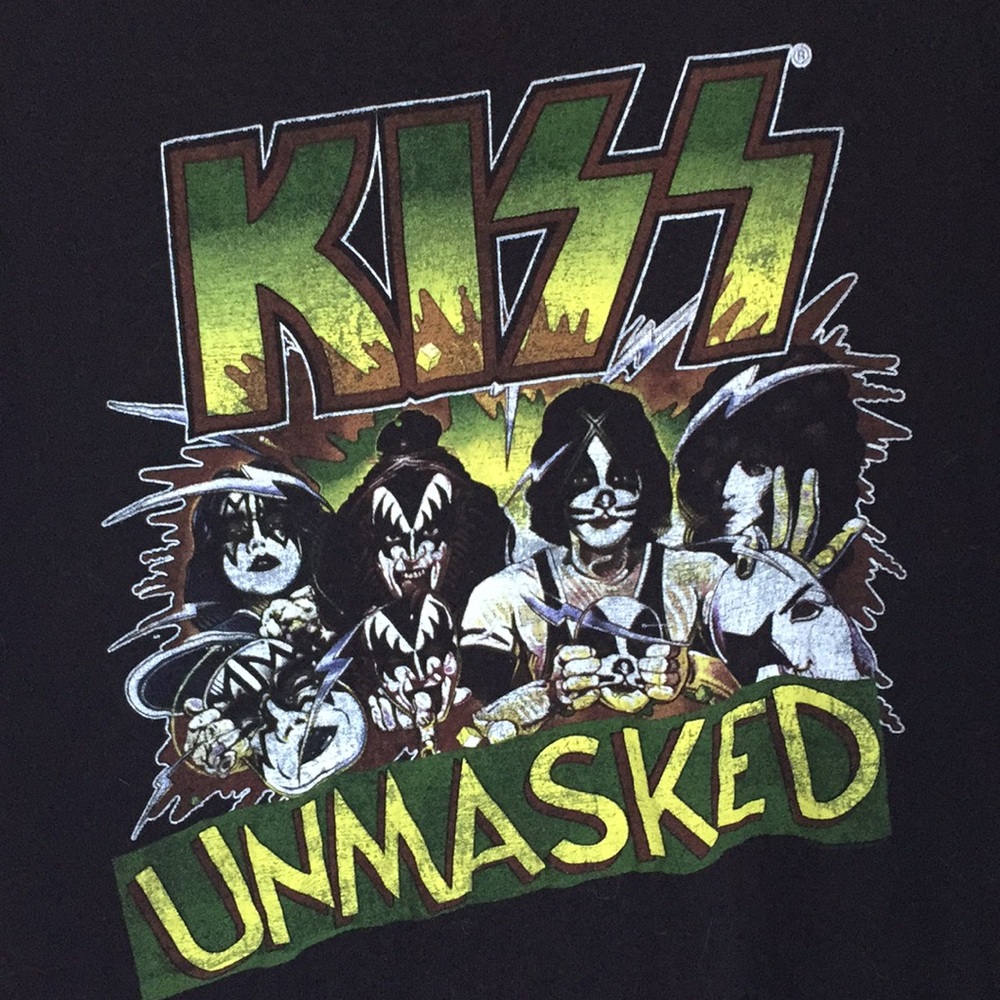 Kiss unmasked black T-shirt